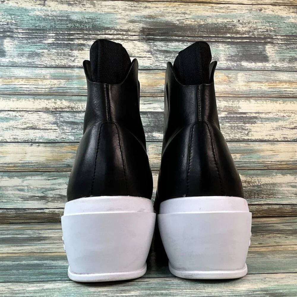 Under Armour Sportwear High Top Sneaker Womens 9.5 Black Leather Neoprene Lining